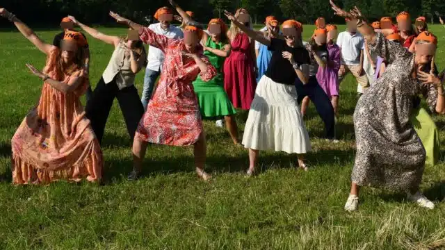 Tijdens deze teambuilding stelden de teams een Haka-choreografie voor.